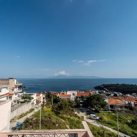 Heaven View House *